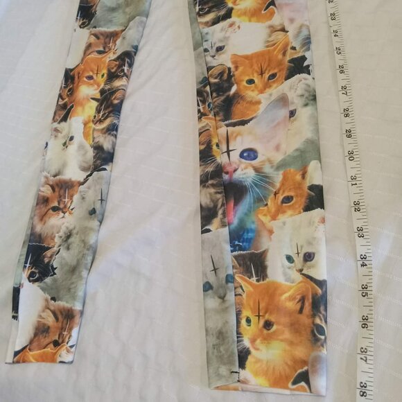 Cats design legging SMALL slightly stretchy - Picture 7 of 8